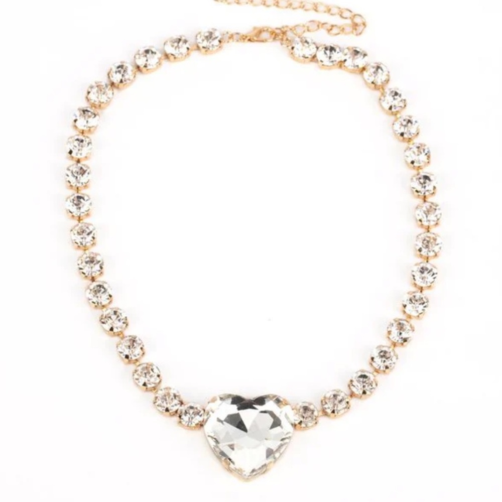 🤍🤍🤍 “HEART IN MY THROAT” GOLD NECKLACE ~ PAPARAZZI❗️🤍🤍🤍 - Picture 2 of 5